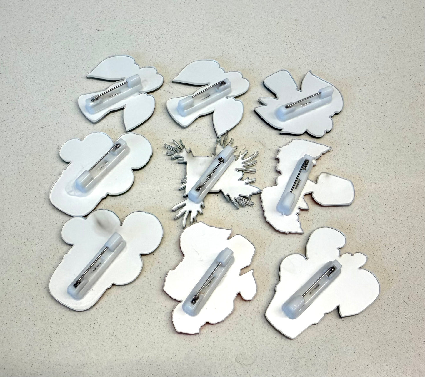 Plants Brooch(Only redeem pls do not buy)sent randomly